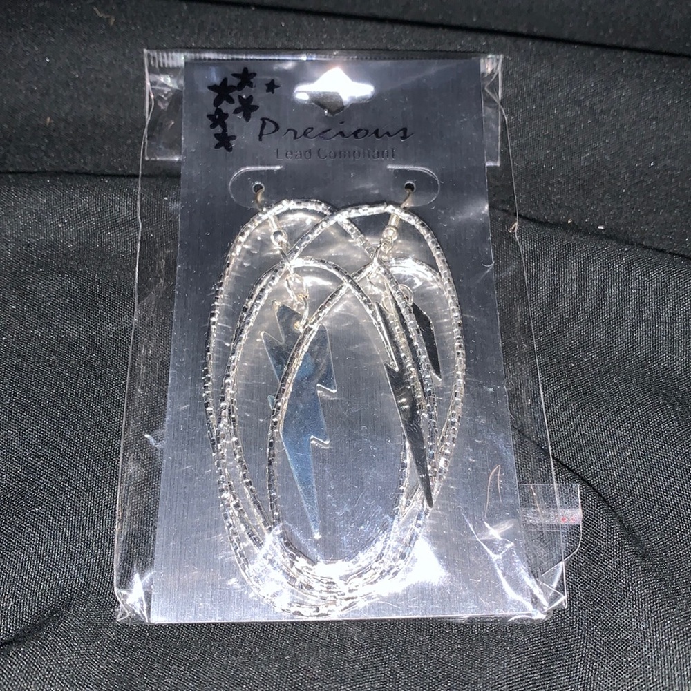 Lighting bolt silver oval earrings